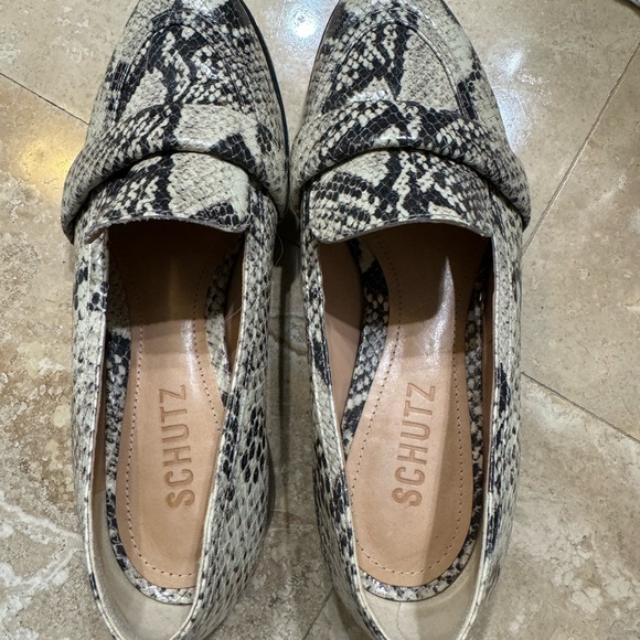 Schutz Romina Loafers Snakeskin embossed size 6 - Picture 3 of 6
